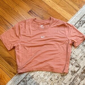 Nike Cropped Tshirt
